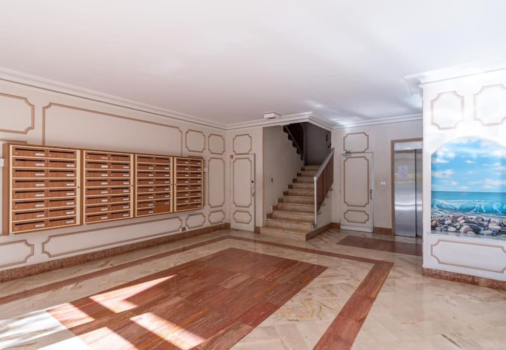 Joffre 2-4 - Bright 1 Bedroom Near Massena Appartement