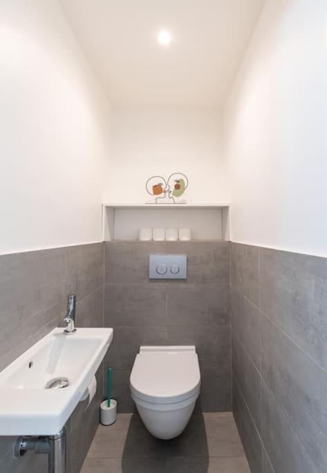 Joffre 2-4 - Bright 1 Bedroom Near Massena